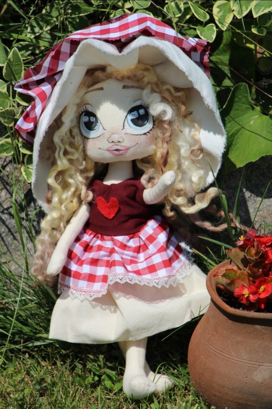 Кукла за подарък