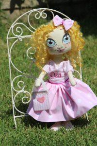 Кукла играчка